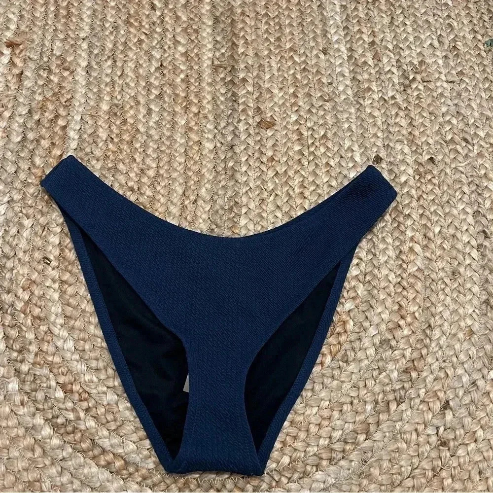 J crew bikini bottom Sz large‎ textured curve waist cheeky bikini bottom